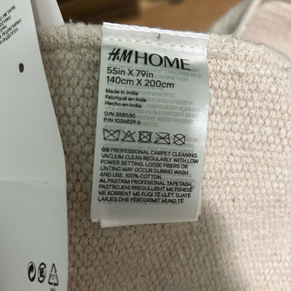 H&M HOME Large Tufted-motif Rug - Picture 7 of 9